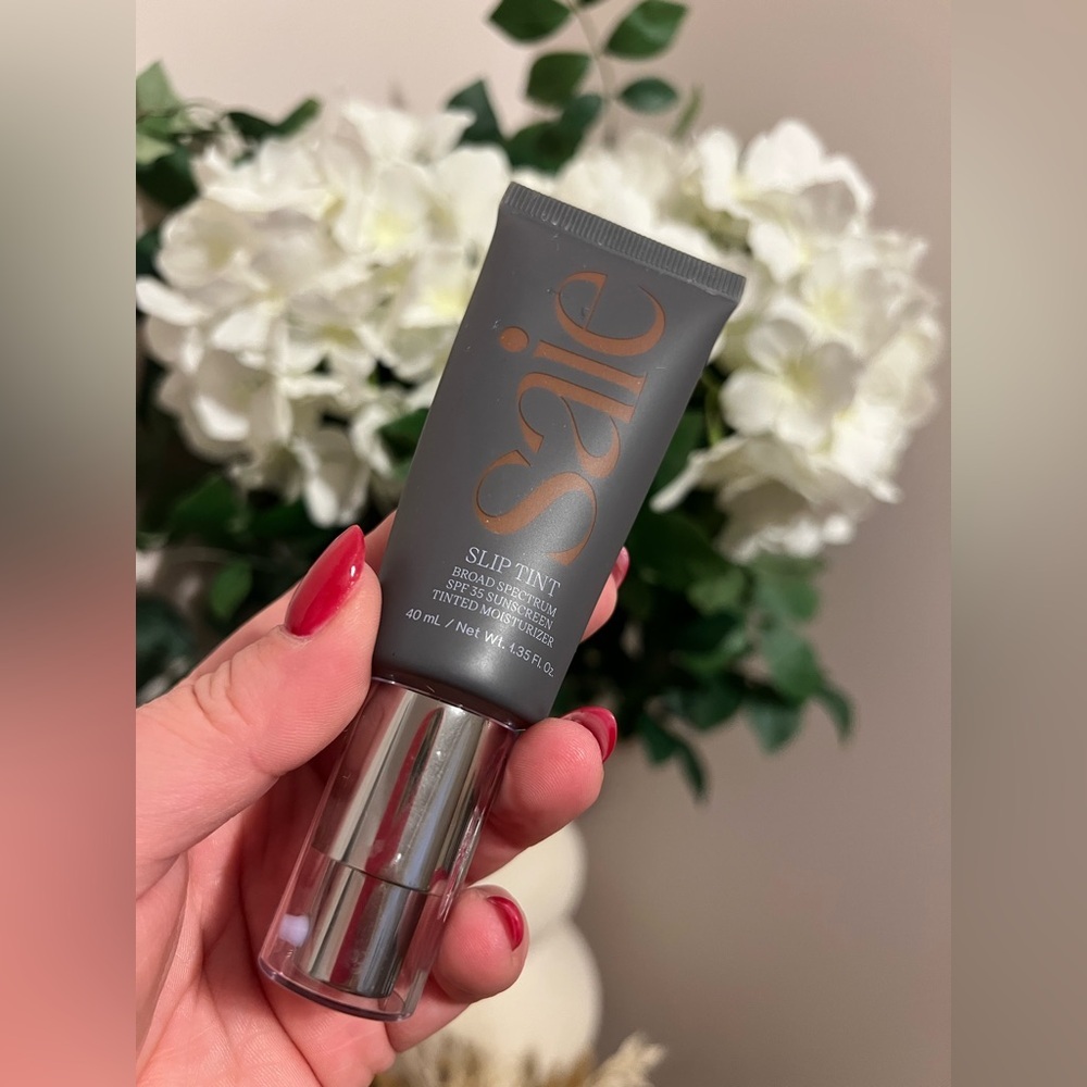 SAIE • SLIP TINT • SHADE: NINE+HALF